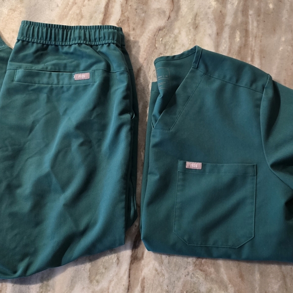 FIGS Tech Ica - Picture 2 of 9